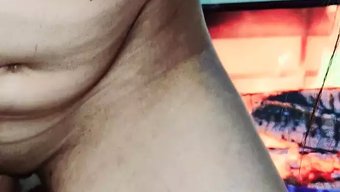 Aldatma Karısı, Kocası Uyurken Siyah Bir Adamdan Creampie Alıyor