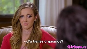 Karla Kush, Emma Hix Ve Whitney Wright Birbirlerini Lezbiyen Seks Için Baştan Çıkarıyorlar