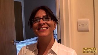 Sert Bir Ingiliz Milf Olan Amber Rodgers, Bdsm Videosunda Analed Ve Yüzüne Boşalıyor