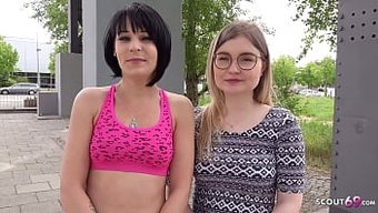 Ince Genç Ve Küçük Emily Ile Gerçek Alman Üçlüsü