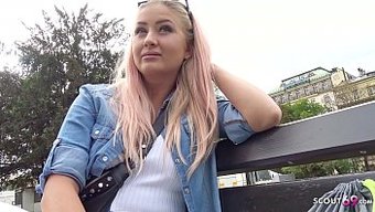 Büyük Doğal Göğüslü Tüylü Öğrenci, Alman Pornosunda Seks Yapmak Için Para Alıyor