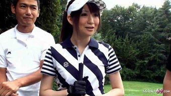 Asyalı Genç Satomi Nagase, Vahşi Bir Orgide Birden Fazla Adamla Mücadele Ediyor
