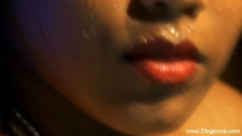 Göz Alıcı Bir Hint Milf Ile Yüksek Çözünürlükte Eğlenceli Irklararası Oral Zevk
