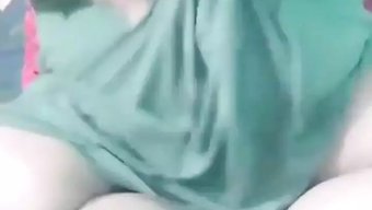 Güzel Bir Hint Kızının Amcığı Ve Büyük Götü Amatör Videoda Yakın Çekim