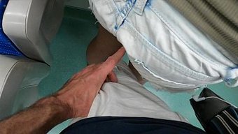 Bilinmeyen Chikan, Halkın Içinde Amını Parmaklıyor