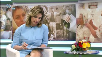 Sarışın Olgun Milf Eva Novodomszky Seksi Bacaklarını Ve Ayaklarını Gösteriyor