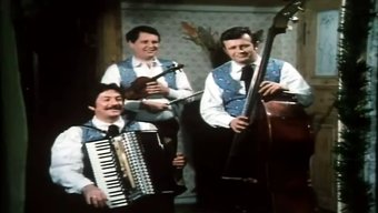 Retro Alman Orgisi, Tüylü Lezbiyenler Ve Klasik Grup Seksle