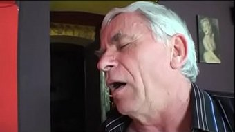 Ev Yapımı Pornoda Iğrenç Genç Ve Azgın Milfler