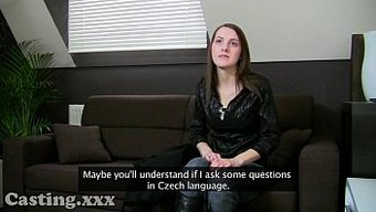 Bir Üniversite Öğrencisinin Ilk Creampie Deneyiminin Pov Casting'I